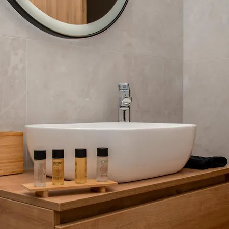 Villa Ajlin Mit Privatem Beheizbarem Pool