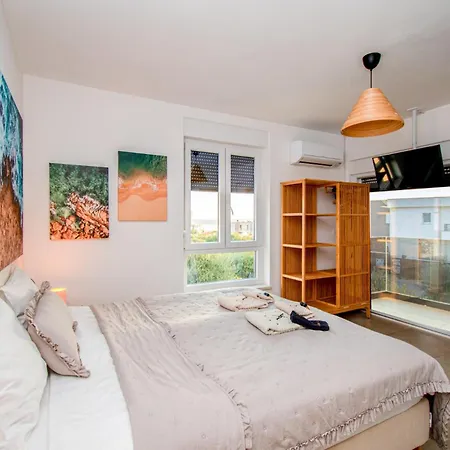 Ajlin Mit Privatem Beheizbarem Pool *