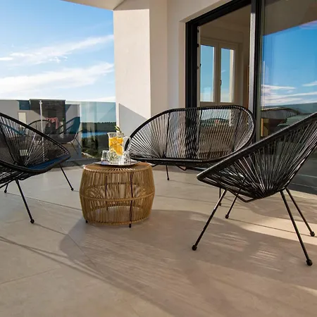 Ajlin Mit Privatem Beheizbarem Pool Villa *