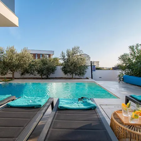 Ajlin Mit Privatem Beheizbarem Pool