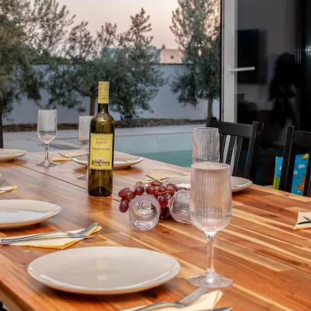 Ajlin Mit Privatem Beheizbarem Pool