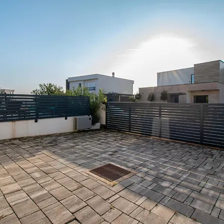 Ajlin Mit Privatem Beheizbarem Pool *