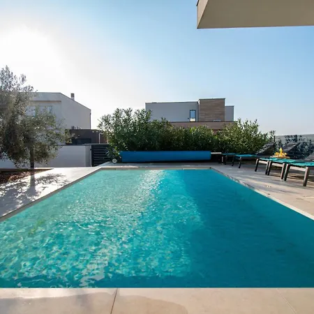 Ajlin Mit Privatem Beheizbarem Pool Medulin