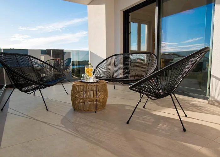 Ajlin Mit Privatem Beheizbarem Pool Villa *