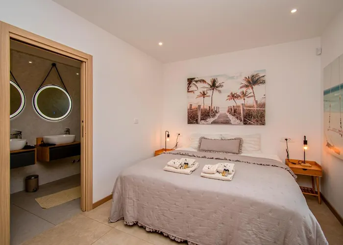 Ajlin Mit Privatem Beheizbarem Pool Villa Medulin