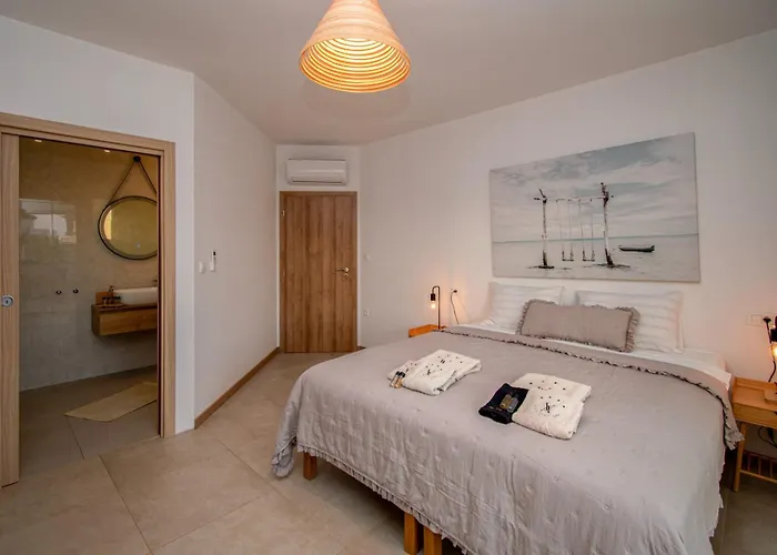 Vila Ajlin Mit Privatem Beheizbarem Pool