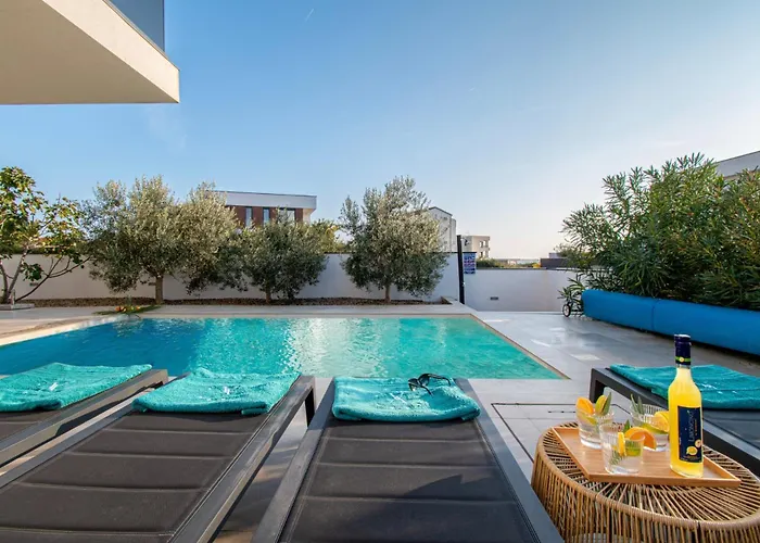 Ajlin Mit Privatem Beheizbarem Pool