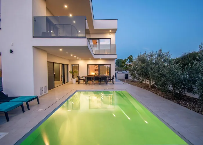 Ajlin Mit Privatem Beheizbarem Pool Vila *