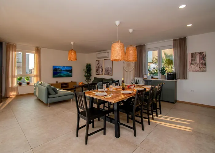 Vila Ajlin Mit Privatem Beheizbarem Pool Medulin