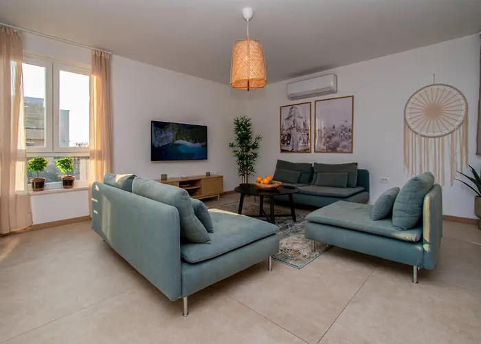 Vila Ajlin Mit Privatem Beheizbarem Pool *